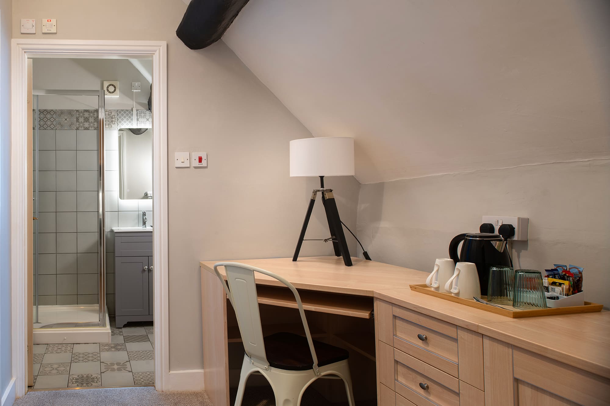 Deluxe Double room with ensuite at Springfield House B&B, Coleshill near Birmingham Airport